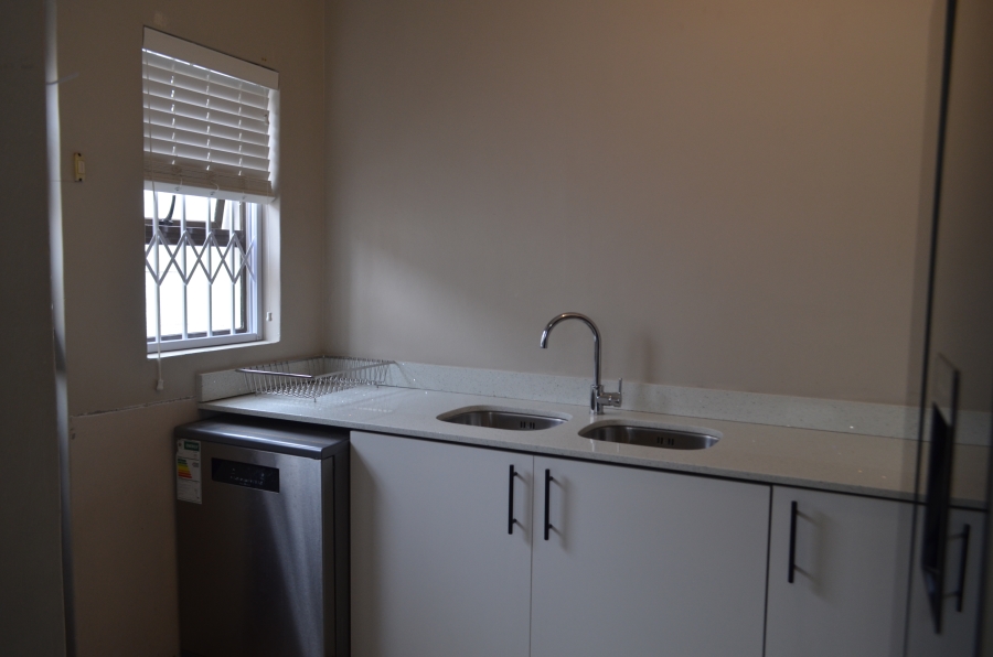 To Let 3 Bedroom Property for Rent in Rouxville Western Cape